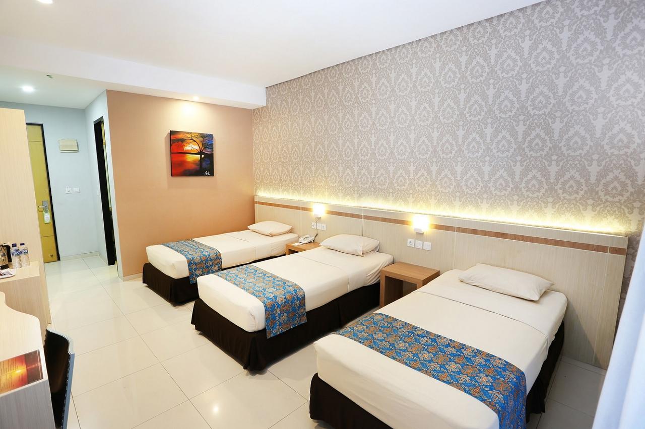 Tanjung Kodok Beach Resort Paciran Esterno foto