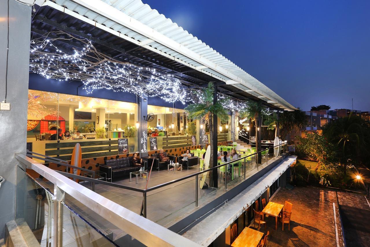 Tanjung Kodok Beach Resort Paciran Esterno foto